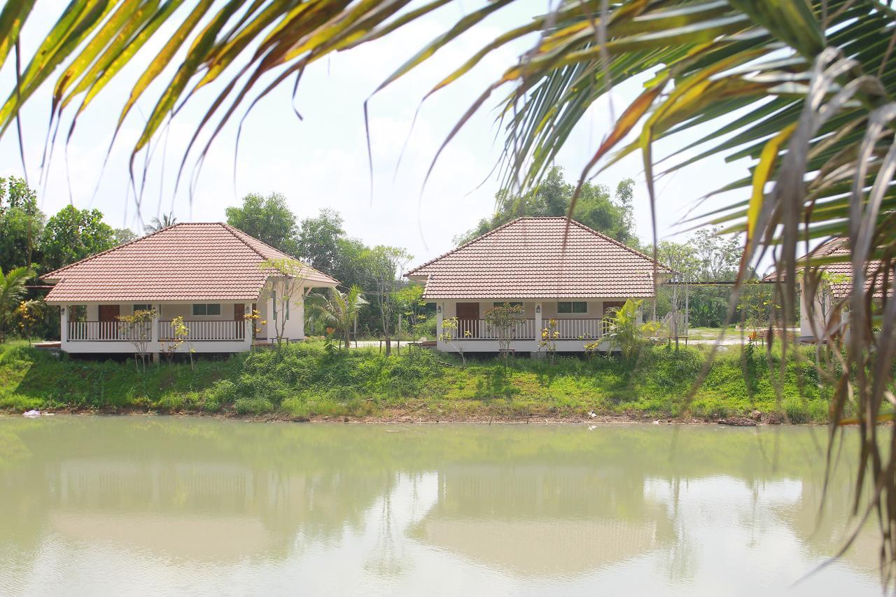 Pirom Lake And Resort Si Maha Phot ภายนอก รูปภาพ