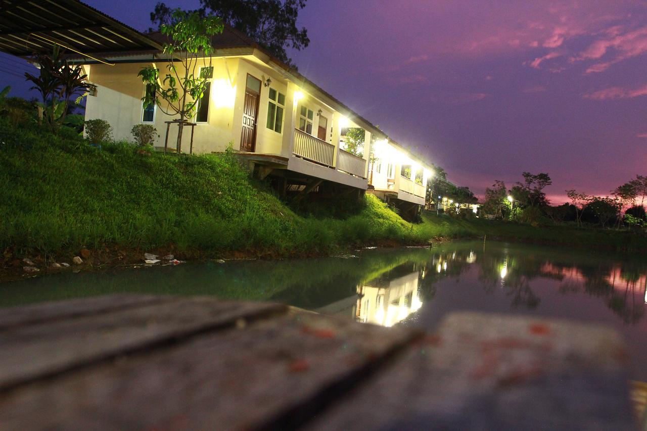 Pirom Lake And Resort Si Maha Phot ภายนอก รูปภาพ