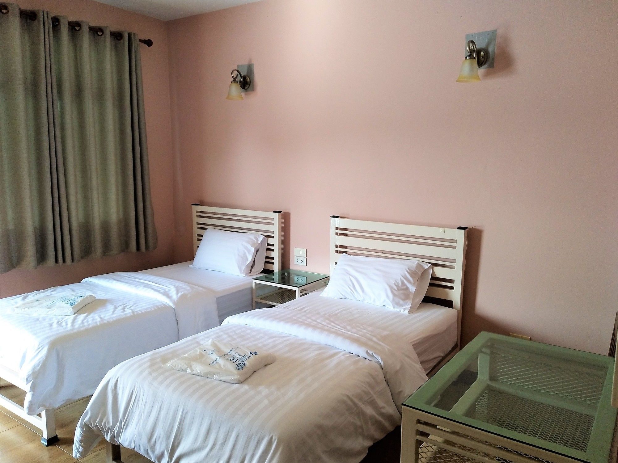 Pirom Lake And Resort Si Maha Phot ภายนอก รูปภาพ
