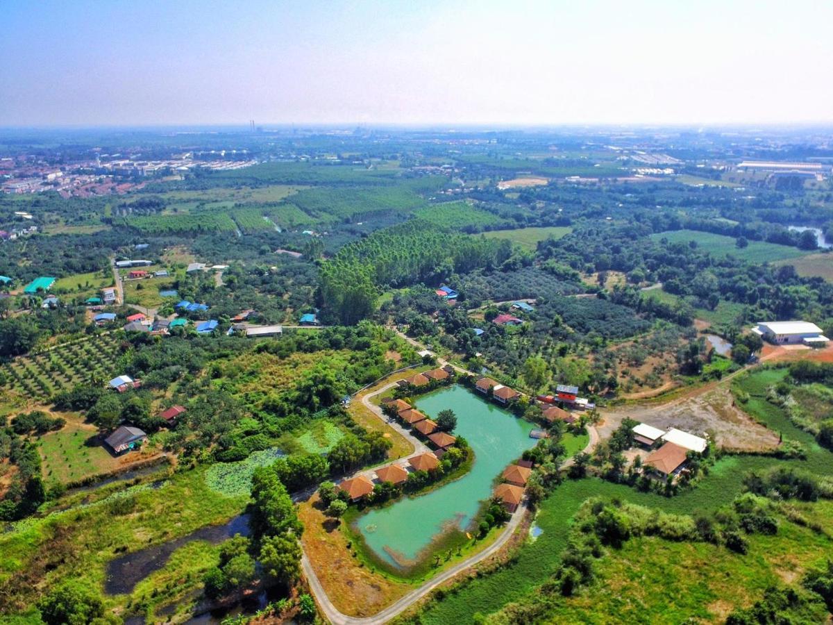 Pirom Lake And Resort Si Maha Phot ภายนอก รูปภาพ
